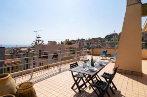 Lovely Sea View Apt with Terrace and Balcony